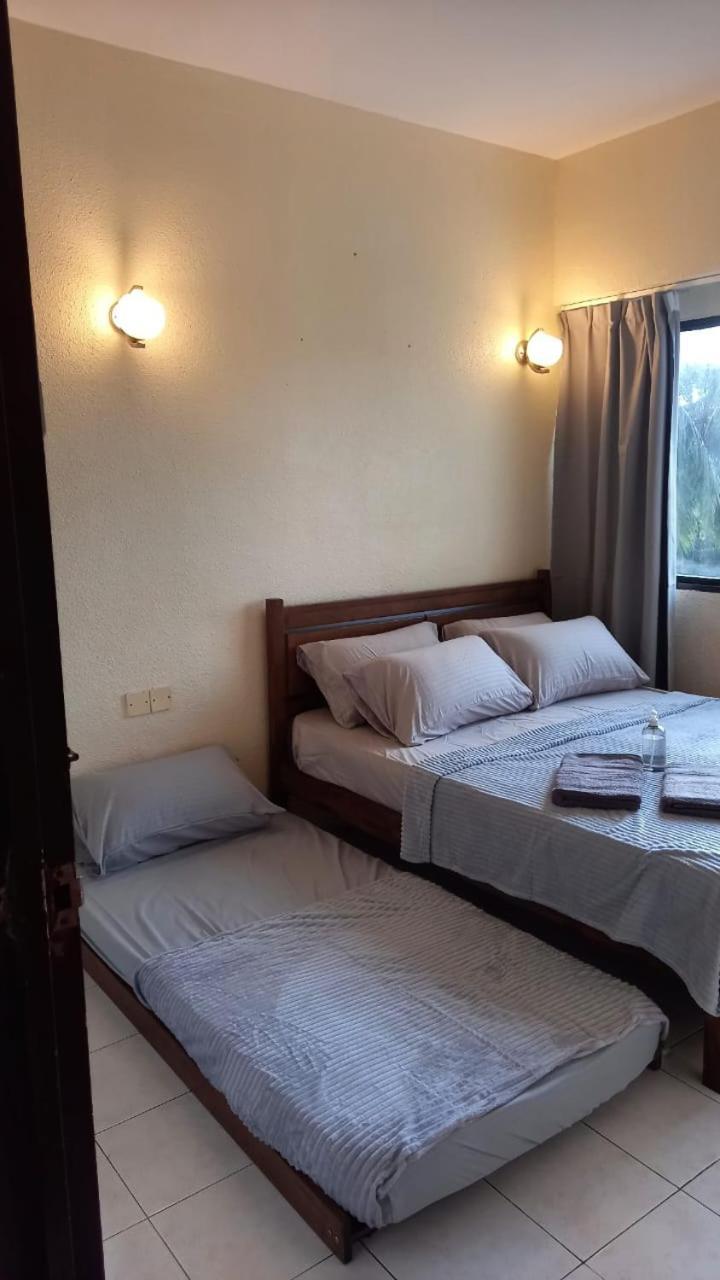 Apartamento Seaput Srisayang Batu Ferringhi Exterior foto